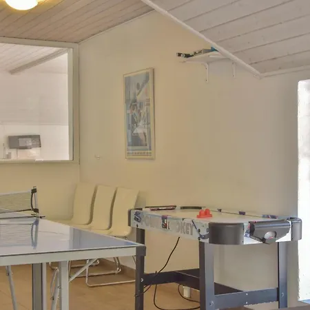 Awesome Home In Ulfborg With Sauna Hébergement de vacances