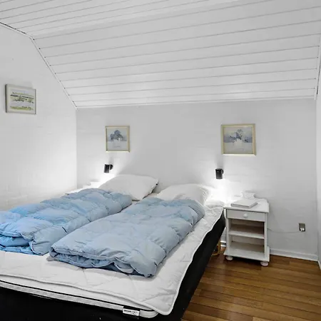 Hébergement de vacances Awesome Home In Ulfborg With Sauna *