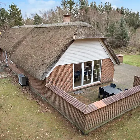 Awesome Home In Ulfborg With Sauna Hébergement de vacances Ulfborg